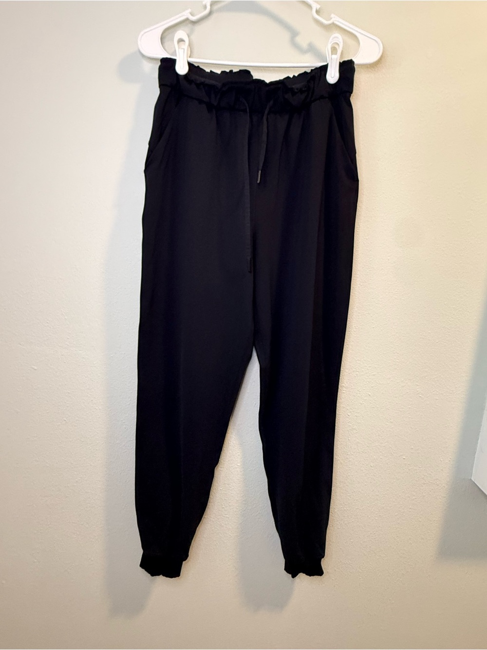 Lululemon Black Drawstring Joggers size 6
